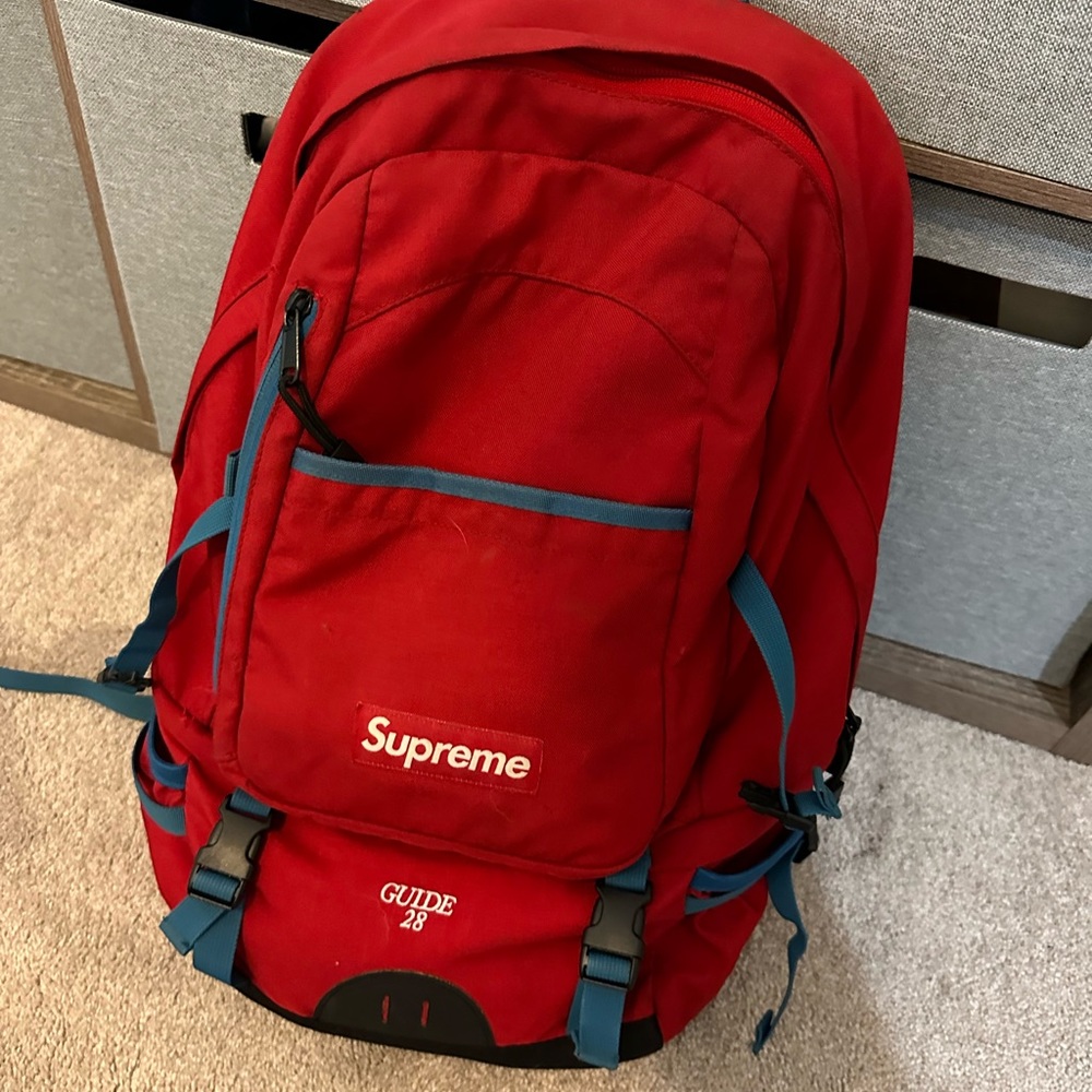 Supreme Guide 28 Backpack